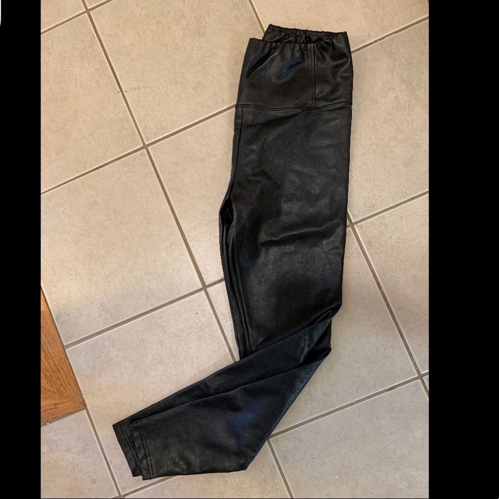 Leather stretch leggings